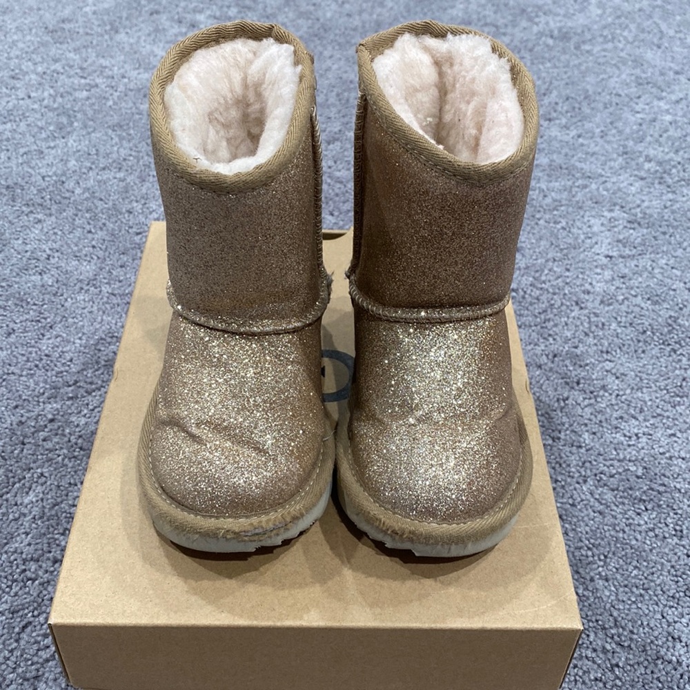 UGG Toddler Classic Short II Glitter boots
